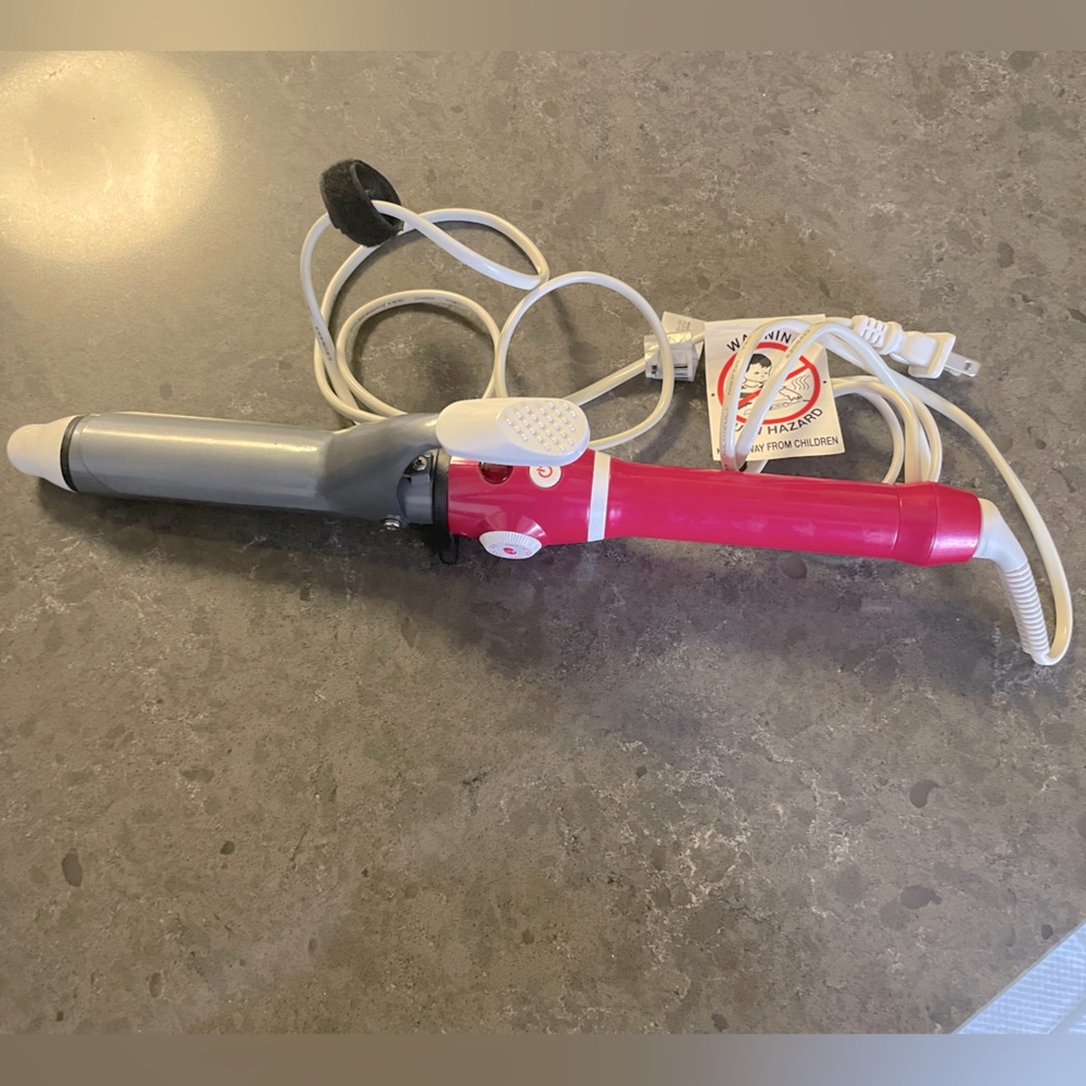 T3 Twirl Curling Iron with Tourmaline Ceramic Iconic Technology (Barrel: 1.25”)
